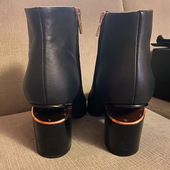 Black with rose gold. - Picture 2 of 4